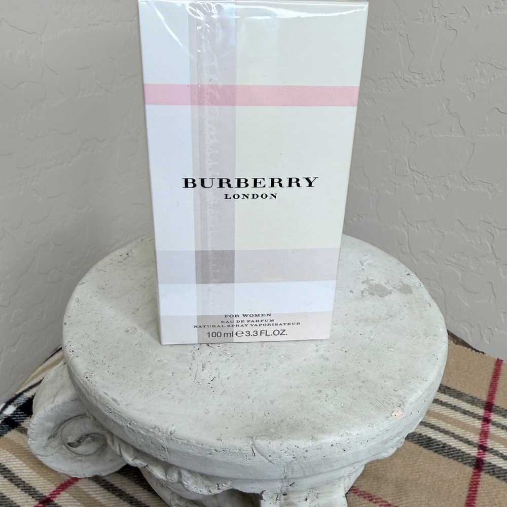 Burberry London Eau De Parfum Women FULL SIZE 100 ml  3.3 FL OZ NEW IN PACKAGE